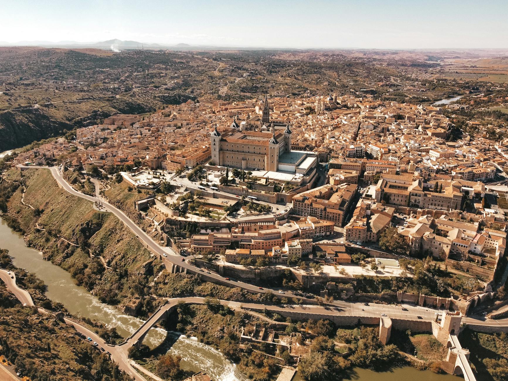 Panorama historycznego centrum Toledo z lotu ptaka